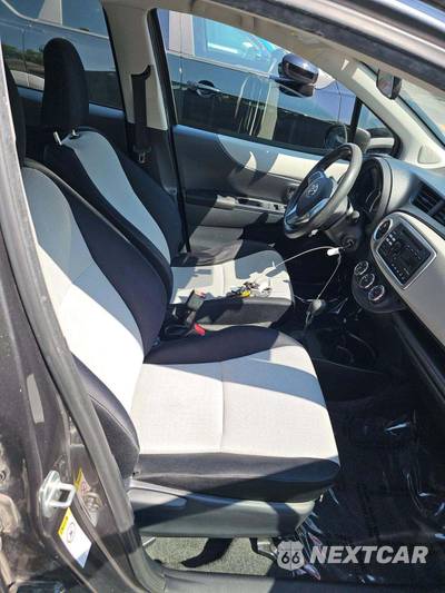 2012 Toyota Yaris LE Hatchback - zdjęcie 17 z 21 - miniatura