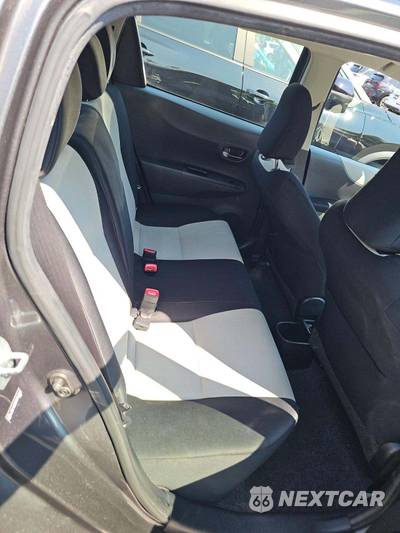 2012 Toyota Yaris LE Hatchback - zdjęcie 15 z 21 - miniatura