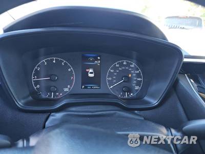 2025 Toyota Corolla LE Sedan - zdjęcie 6 z 18 - miniatura