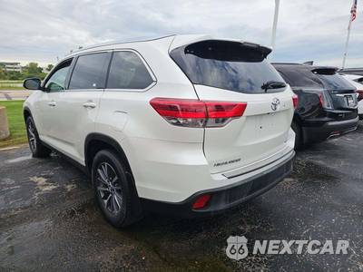 2019 Toyota Highlander XLE - zdjęcie 2 z 21 - miniatura