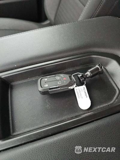 2020 Chevrolet Silverado 1500 LT Crew Cab Short Bed 1LT - zdjęcie 8 z 20 - miniatura