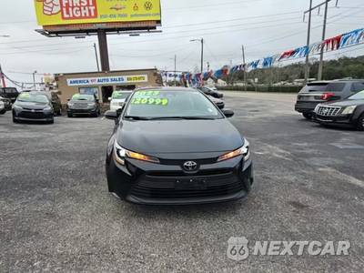 2025 Toyota Corolla LE Sedan - zdjęcie 2 z 32 - miniatura