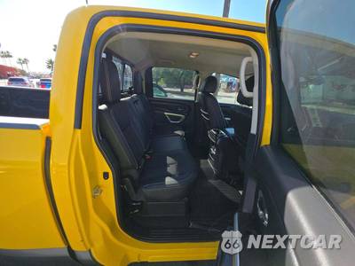 2017 Nissan TITAN XD PRO-4X Crew Cab Medium Bed - zdjęcie 16 z 37 - miniatura
