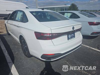 2026 Volkswagen Jetta Sport - zdjęcie 2 z 19 - miniatura