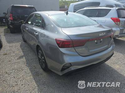 2024 Kia Forte LXS - zdjęcie 2 z 21 - miniatura