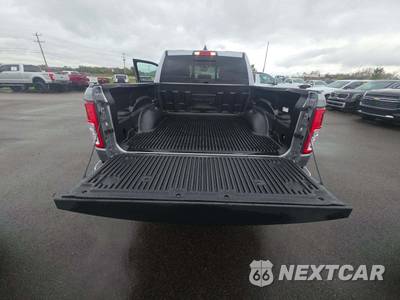 2021 Ram 1500 Big Horn Crew Cab Short Bed - zdjęcie 14 z 21 - miniatura