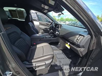 2025 Nissan Pathfinder Rock Creek - zdjęcie 19 z 21 - miniatura
