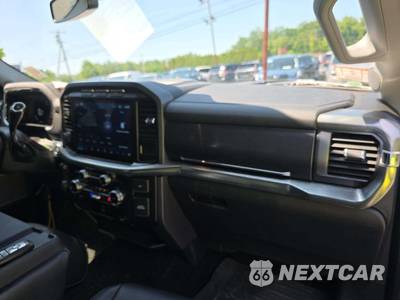 2022 Ford F-150 LARIAT Crew Cab Short Bed - zdjęcie 16 z 20 - miniatura