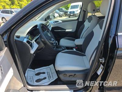 2025 Volkswagen Taos SE - zdjęcie 3 z 17 - miniatura