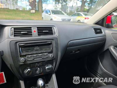 2012 Volkswagen Jetta SE Sedan - zdjęcie 7 z 32 - miniatura