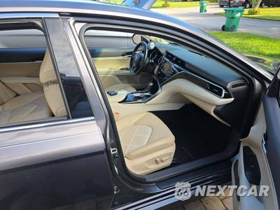 2018 Toyota Camry XLE - zdjęcie 18 z 33 - miniatura