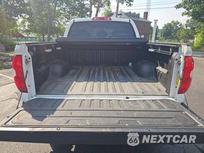 2019 Toyota Tundra Platinum Crew Cab Short Bed - zdjęcie 11 z 33 - miniatura