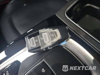 2021 Aston Martin DBX - zdjęcie 8 z 22 - miniatura