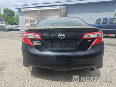 2014 Toyota Camry SE Sport - zdjęcie 4 z 44 - miniatura