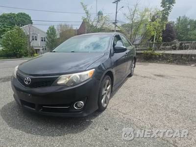2014 Toyota Camry SE Sport - zdjęcie 1 z 44 - miniatura