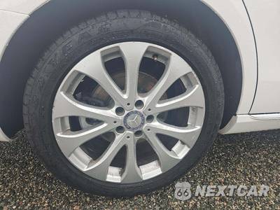 2017 Mercedes-Benz E 300 Luxury 4MATIC Sedan - zdjęcie 21 z 24 - miniatura