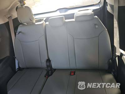 2025 Toyota Sienna XLE 7-Passenger 120.5" WB - zdjęcie 11 z 21 - miniatura