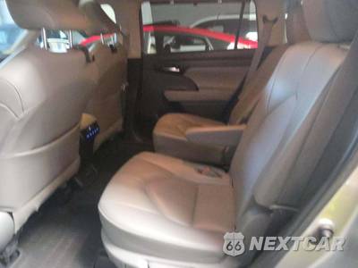 2020 Toyota Highlander XLE - zdjęcie 13 z 22 - miniatura