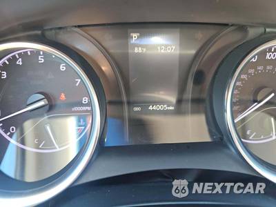 2019 Toyota Camry SE - zdjęcie 6 z 28 - miniatura