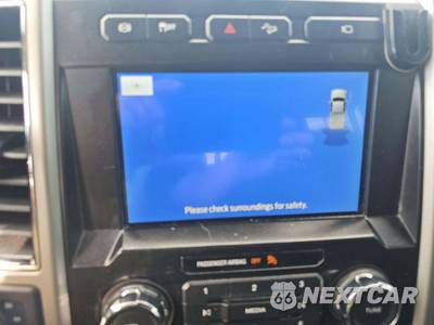 2021 Ford Super Duty F-250 Lariat Crew Cab Medium Bed - zdjęcie 25 z 28 - miniatura