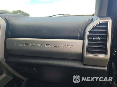 2021 Ford Super Duty F-250 Lariat Crew Cab Medium Bed - zdjęcie 19 z 28 - miniatura
