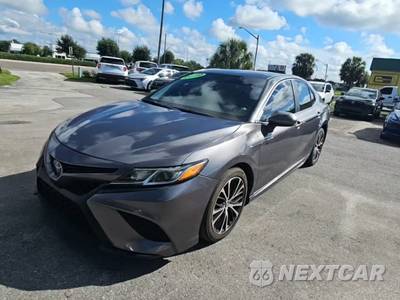 2020 Toyota Camry SE - zdjęcie 1 z 29 - miniatura