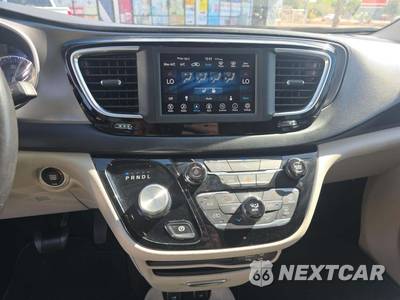 2020 Chrysler Pacifica Touring L 121.6" WB - zdjęcie 7 z 25 - miniatura