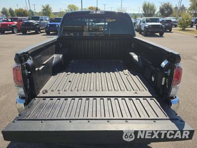 2022 Toyota Tacoma TRD Off-Road Crew Cab Medium Bed - zdjęcie 11 z 21 - miniatura
