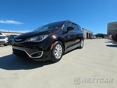 2017 Chrysler Pacifica Touring L 121.6" WB