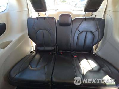2017 Chrysler Pacifica Touring L 121.6" WB - zdjęcie 11 z 22 - miniatura