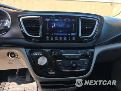 2017 Chrysler Pacifica Touring L 121.6" WB - zdjęcie 7 z 22 - miniatura