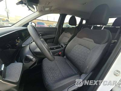 2025 Nissan Kicks SV - zdjęcie 3 z 19 - miniatura
