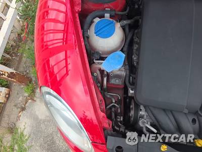 2014 Volkswagen Beetle 2.5L Hatchback - zdjęcie 28 z 30 - miniatura