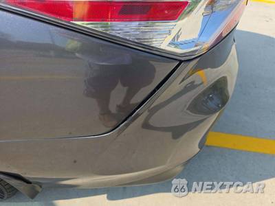 2018 Toyota Camry LE - zdjęcie 23 z 27 - miniatura