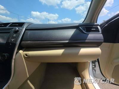 2016 Toyota Camry LE - zdjęcie 16 z 23 - miniatura