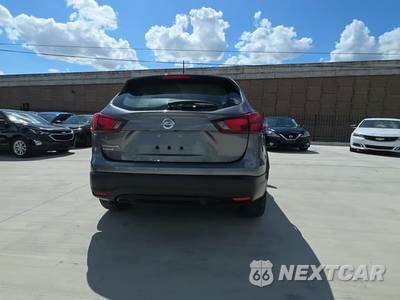 2019 Nissan Rogue Sport S - zdjęcie 4 z 34 - miniatura