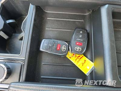 2024 Toyota Tundra SR5 Crew Cab Short Bed - zdjęcie 5 z 24 - miniatura