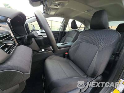 2026 Toyota Camry LE - zdjęcie 3 z 18 - miniatura