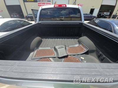 2016 Toyota Tundra 1794 Edition Crew Cab Short Bed - zdjęcie 14 z 23 - miniatura