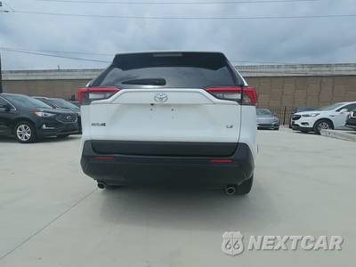 2021 Toyota RAV4 LE - zdjęcie 3 z 33 - miniatura