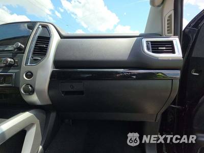 2021 Nissan TITAN SV Crew Cab Short Bed - zdjęcie 16 z 23 - miniatura