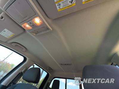 2021 Nissan TITAN SV Crew Cab Short Bed - zdjęcie 8 z 23 - miniatura