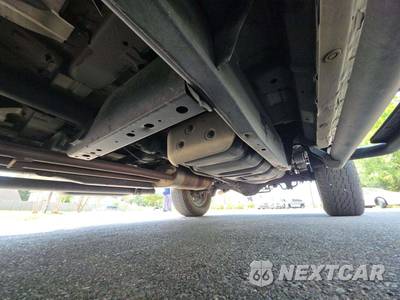 2021 Nissan TITAN SV Crew Cab Short Bed - zdjęcie 4 z 23 - miniatura
