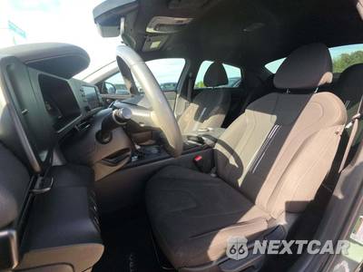 2025 Hyundai Elantra SEL Sport - zdjęcie 6 z 22 - miniatura