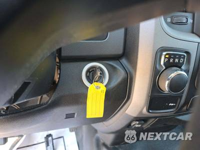 2019 Ram 1500 Classic Tradesman Extended Cab Medium Bed - zdjęcie 5 z 22 - miniatura
