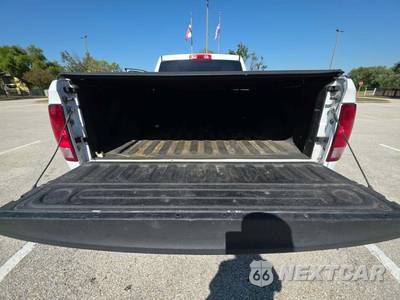 2019 Ram 1500 Classic Tradesman Extended Cab Medium Bed - zdjęcie 11 z 22 - miniatura