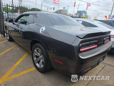 2019 Dodge Challenger SXT - zdjęcie 2 z 25 - miniatura