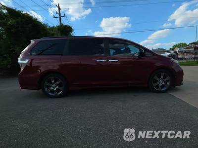 2015 Toyota Sienna SE 8-Passenger 119.3" WB - zdjęcie 4 z 36 - miniatura