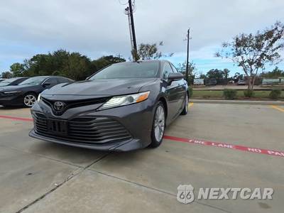 2020 Toyota Camry XLE - zdjęcie 1 z 24 - miniatura