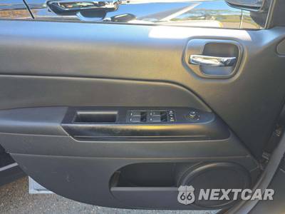 2012 Jeep Compass Latitude - zdjęcie 29 z 32 - miniatura